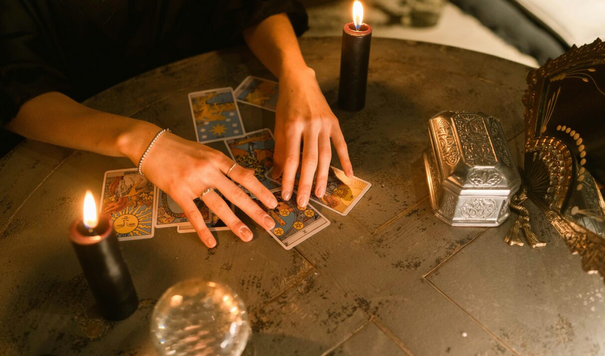 Cómo el Tarot Puede Transformar tu Relación con el Amor